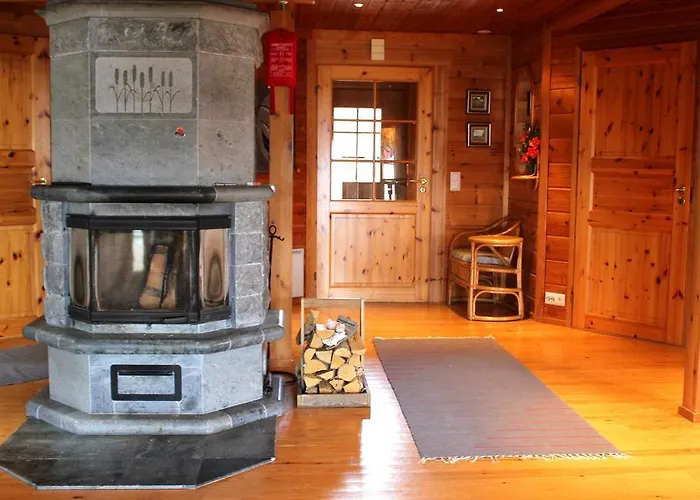 Lomakylae Tapiola 别墅